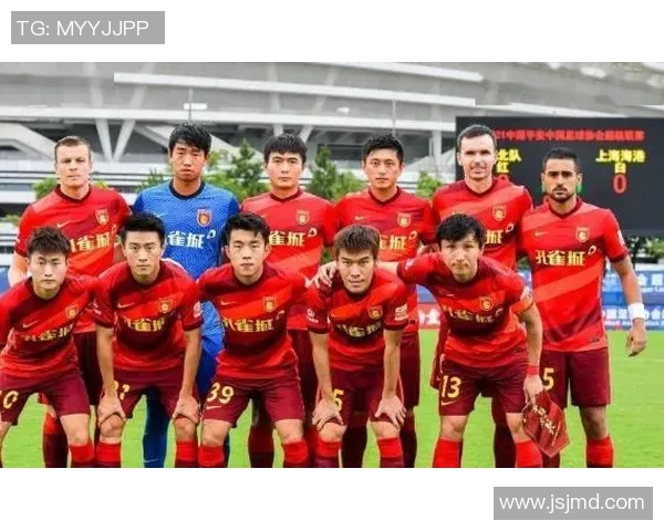 中超球队强势签约广州足球明星引发球迷热议与期待