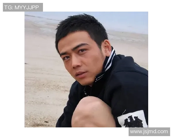 像杨烁一样闪耀的足球明星背后的奋斗与荣耀之路 像杨烁一样闪耀的足球明星背后的奋斗与荣耀之路